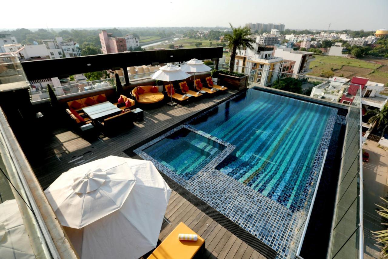 Hotel Madin Varanasi Bagian luar foto