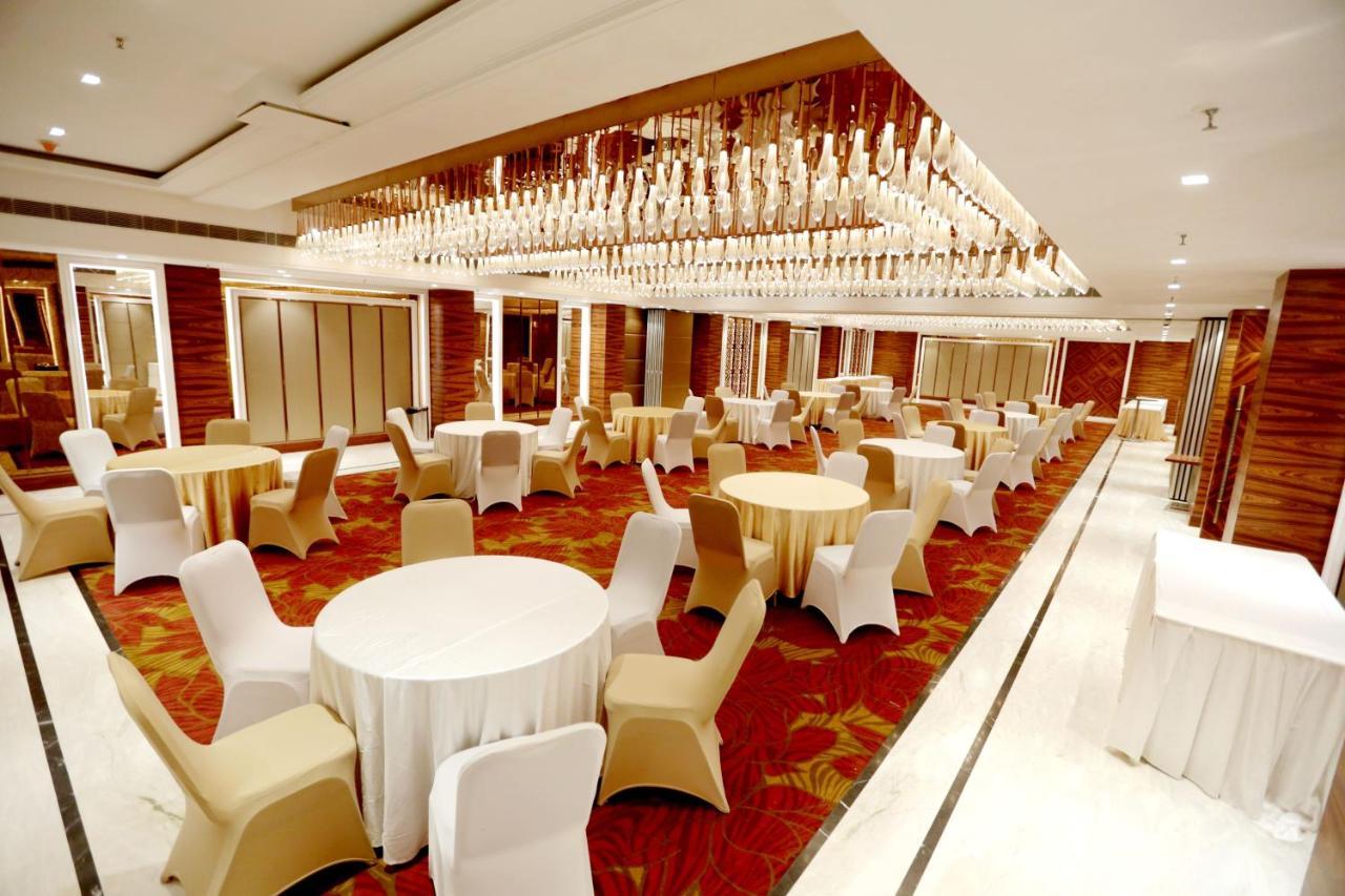 Hotel Madin Varanasi Bagian luar foto